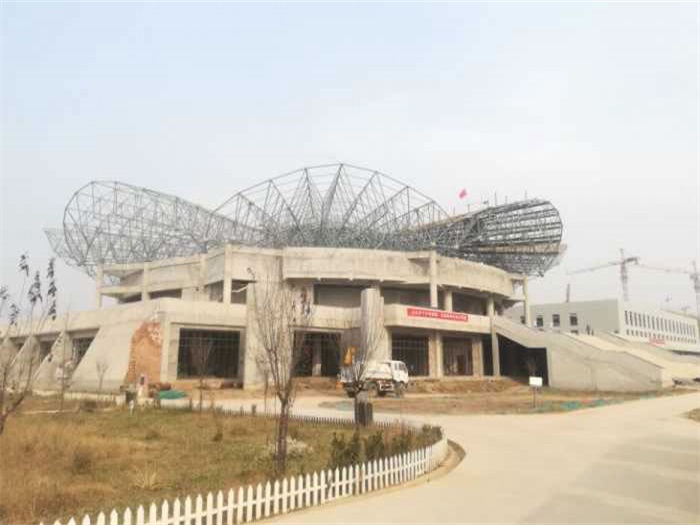 五常体育馆网架工程